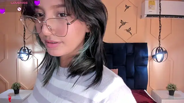 Snapshot of Yazmin_rouse chatting on December 12, 2024, 2:22 pm Yazmin rouse online show from December 12, 2024, 2:22 pm