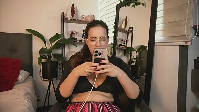 Snapshot of alexajhonsonsof chatting on December 12, 2024, 12:12 pm alexajhonsonsof online show from December 12, 2024, 12:12 pm