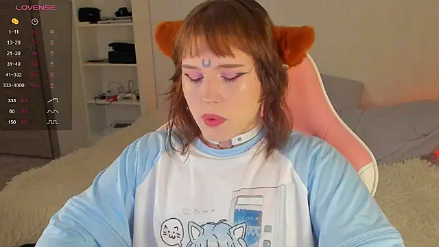 Snapshot of Spliti_moon chatting on October 12, 2025, 1:10 pm Spliti moon online show from October 12, 2025, 1:10 pm