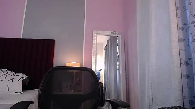 LiahGrey7 online show from January 7, 2025, 3:33 pm