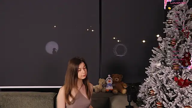 AnnaSiren online show from January 7, 2025, 3:35 am