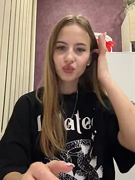 Snapshot of CherieDane chatting on February 2, 2025, 12:40 am CherieDane online show from February 2, 2025, 12:40 am