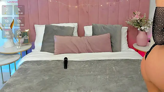 Snapshot of CherieDane chatting on February 23, 2025, 1:21 pm CherieDane online show from February 23, 2025, 1:21 pm