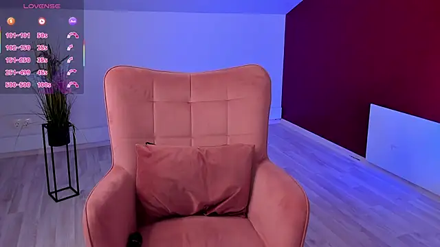 Snapshot of CherieDane chatting on December 2, 2025, 12:21 pm CherieDane online show from December 2, 2025, 12:21 pm