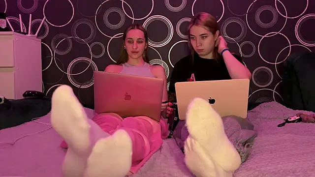 Snapshot of urmissalice chatting on December 8, 2024, 6:06 pm urmissalice online show from December 8, 2024, 6:06 pm