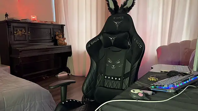 Snapshot of urmissalice chatting on February 18, 2025, 11:55 am urmissalice online show from February 18, 2025, 11:55 am