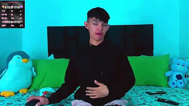 Tonny twink  online show from February 8, 2025, 3:52 am