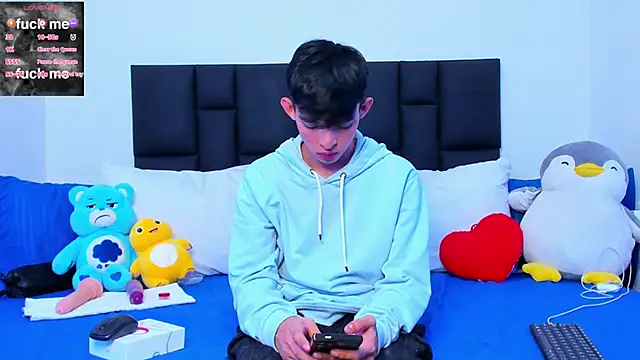 Tonny twink  online show from March 8, 2025, 7:38 am