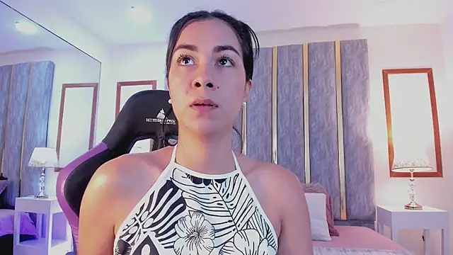 lyzzi smith01 online show from February 14, 2025, 2:07 am