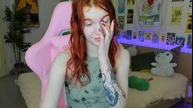 Snapshot of Sunny_Elly chatting on February 22, 2025, 6:50 am Sunny Elly online show from February 22, 2025, 6:50 am