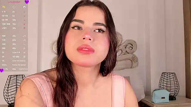 Snapshot of Victoria_vallejo_ chatting on March 21, 2025, 11:33 am Victoria vallejo  online show from March 21, 2025, 11:33 am