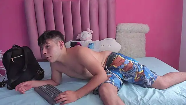 JustiinJazmin online show from January 13, 2025, 7:42 pm