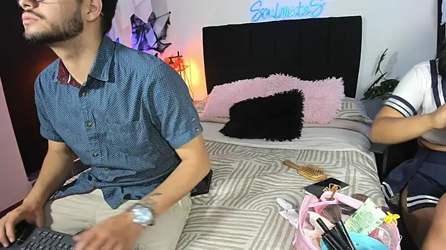 -soulmate-s online show from October 21, 2025, 2:40 pm