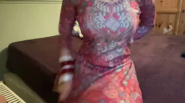 couple horne online show from March 17, 2025, 5:49 pm