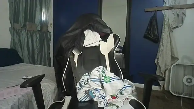 hotNReady6969 online show from March 11, 2025, 8:31 pm