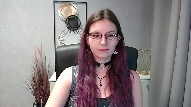 emmaxDelight online show from December 22, 2024, 2:38 pm