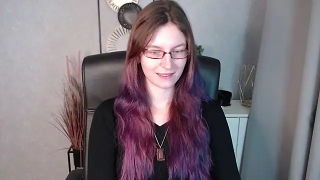 emmaxDelight online show from January 6, 2025, 9:41 am