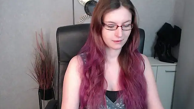 emmaxDelight online show from February 12, 2025, 6:40 am