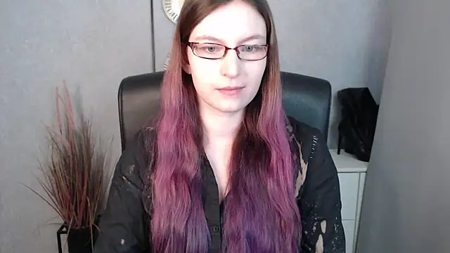 emmaxDelight online show from February 19, 2025, 10:12 am