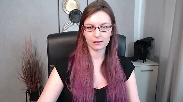 emmaxDelight online show from March 7, 2025, 1:18 pm