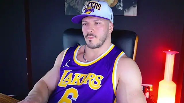 AngeloEric online show from December 12, 2024, 4:21 pm