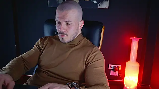 AngeloEric online show from December 17, 2024, 2:11 pm