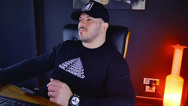 AngeloEric online show from February 11, 2025, 6:51 am