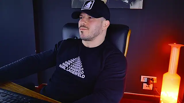 AngeloEric online show from February 11, 2025, 9:53 am