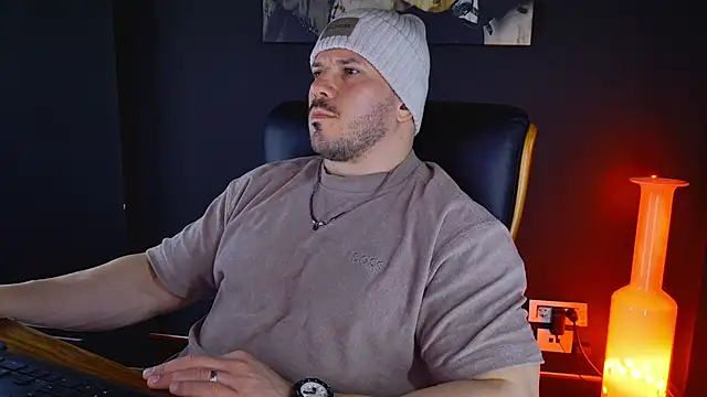 AngeloEric online show from February 13, 2025, 10:34 am