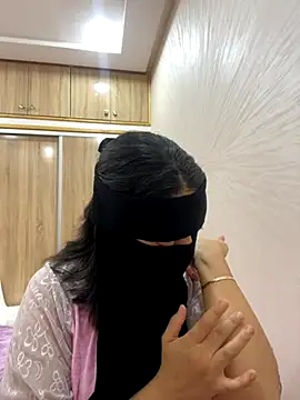 jijijoudia online show from October 6, 2025, 10:40 pm