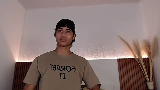 zander 2120 online show from December 14, 2024, 1:49 pm