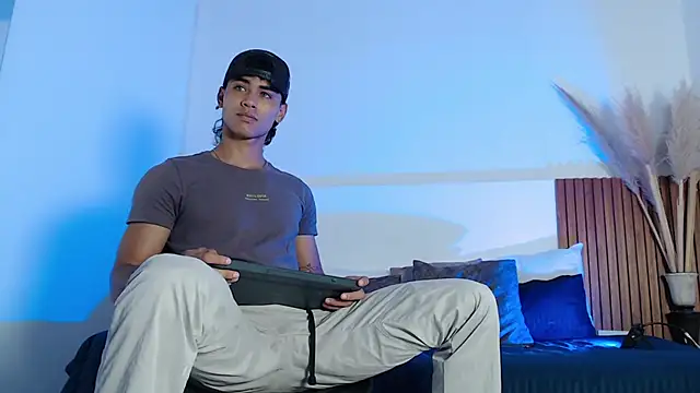 zander 2120 online show from January 25, 2025, 5:19 pm