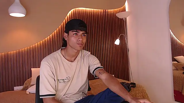 zander 2120 online show from February 25, 2025, 8:19 pm