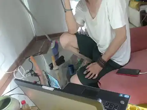 laye19 online show from February 1, 2025, 6:51 pm