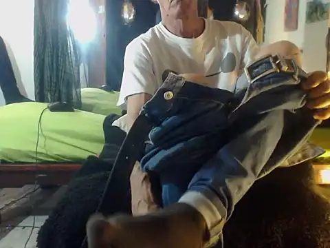 laye19 online show from September 9, 2025, 5:07 am