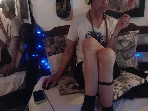 laye19 online show from October 9, 2025, 11:58 pm