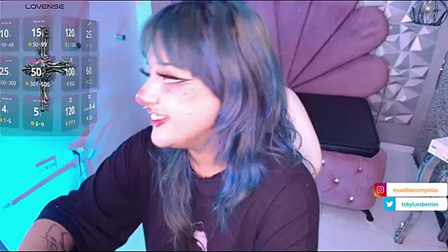 Snapshot of toky_doll chatting on November 12, 2025, 8:41 pm toky doll online show from November 12, 2025, 8:41 pm