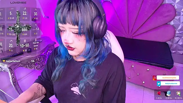 Snapshot of toky_doll chatting on November 19, 2025, 8:53 pm toky doll online show from November 19, 2025, 8:53 pm