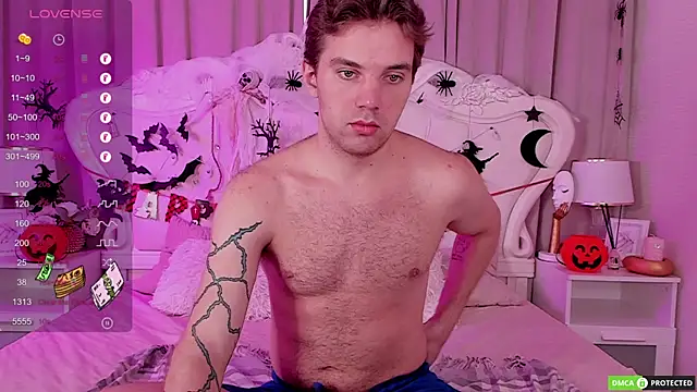 ArthurWhitee online show from October 19, 2025, 3:29 am