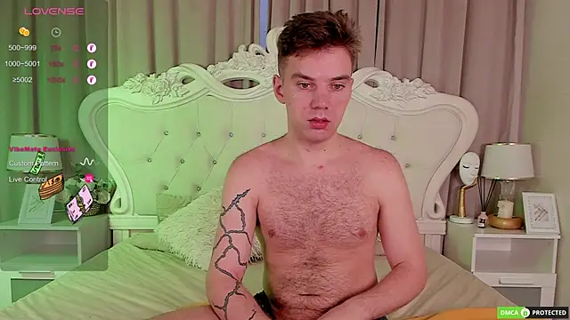 ArthurWhitee online show from November 7, 2025, 3:17 am