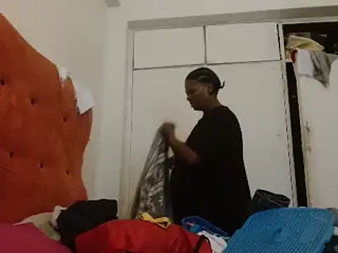 tinagiant online show from February 18, 2025, 7:43 am