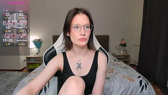 Snapshot of DearLia chatting on February 7, 2025, 10:20 pm DearLia online show from February 7, 2025, 10:20 pm