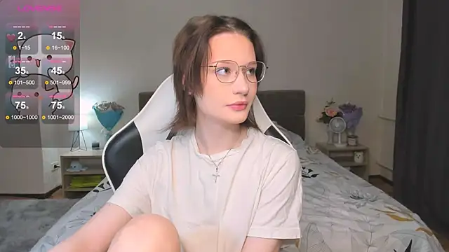 Snapshot of DearLia chatting on February 23, 2025, 4:46 pm DearLia online show from February 23, 2025, 4:46 pm