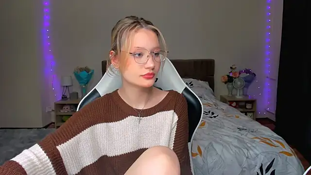 Snapshot of DearLia chatting on September 21, 2025, 8:21 pm DearLia online show from September 21, 2025, 8:21 pm
