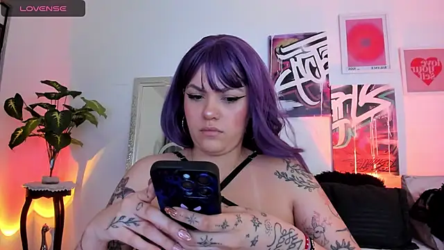 AnnieHuntters online show from January 22, 2025, 3:20 am