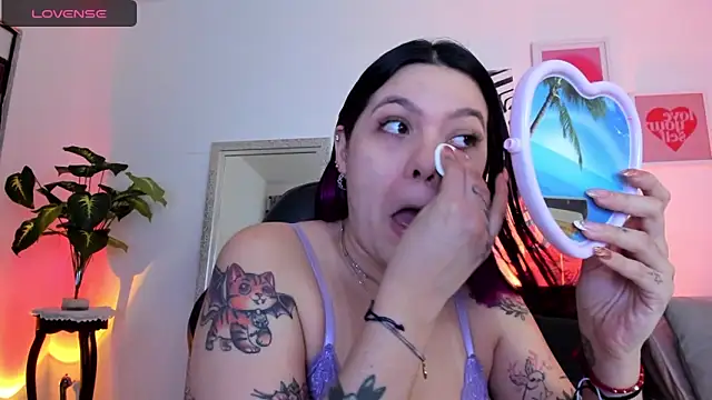 AnnieHuntters online show from January 27, 2025, 2:31 am