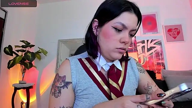 AnnieHuntters online show from March 8, 2025, 1:28 am