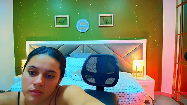 dahiana spark online show from October 22, 2025, 8:08 pm