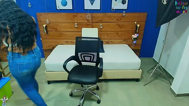 dahiana spark online show from December 3, 2025, 8:07 pm