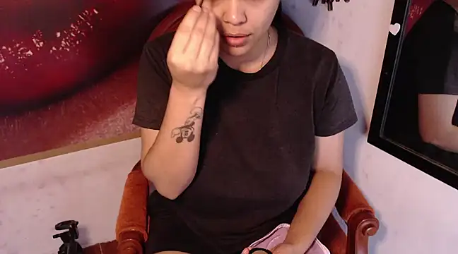 VenussTits97 online show from January 2, 2025, 10:33 pm